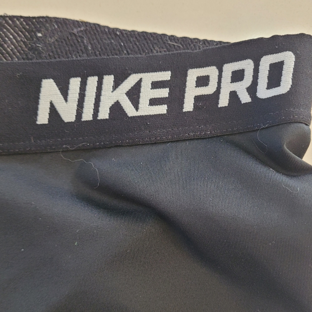 Nike Pro Dri-Fit Capri leggings - women's size Medium.